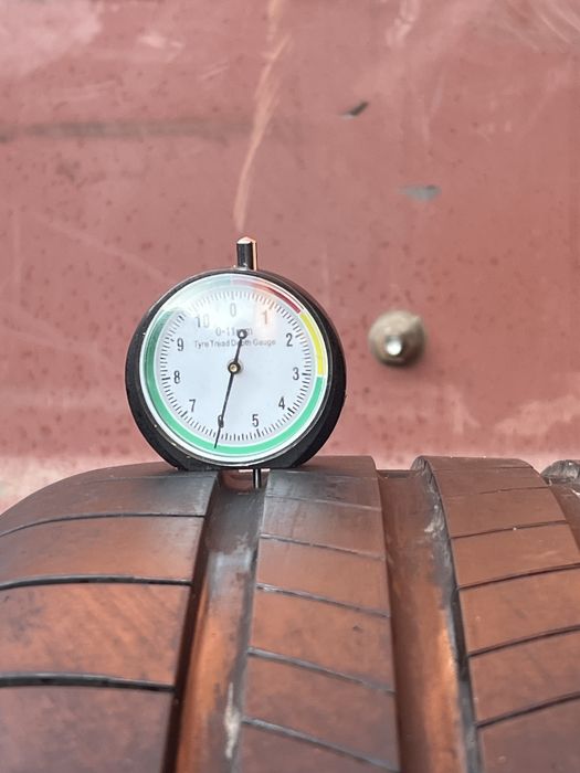 Opony Bridgestone 255/40/21 para