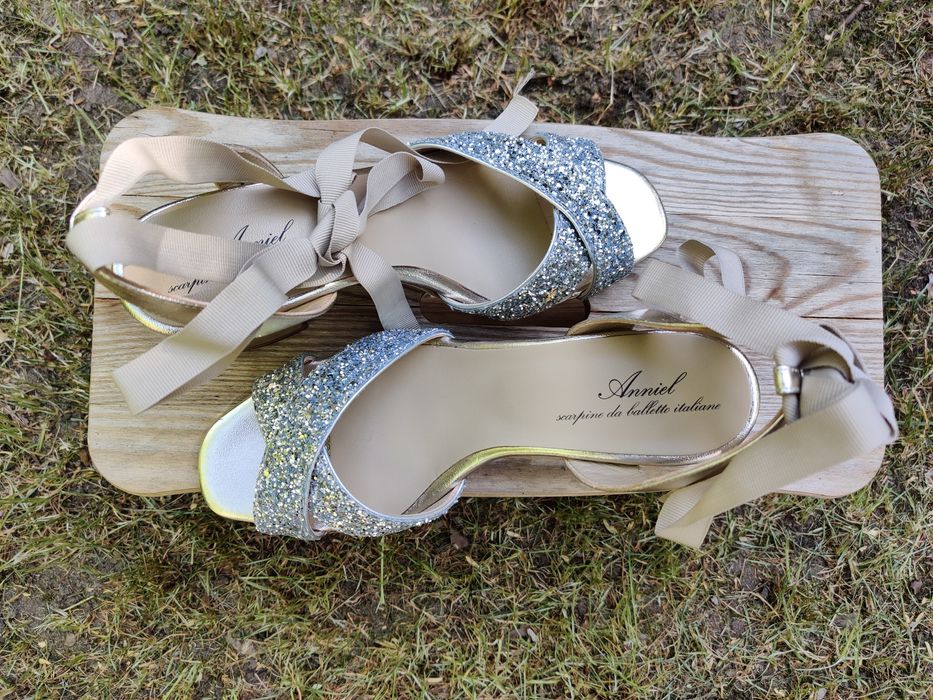 Anniel 38 ślub wesele srebrne brokat sandały obcas wiązane
