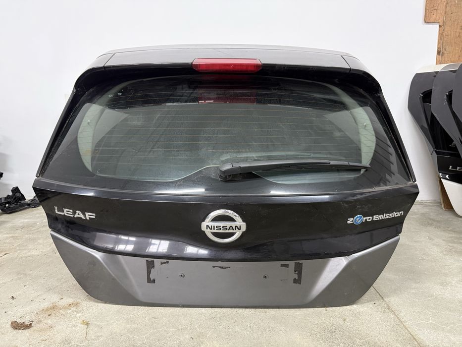 Ляда задня кришка багажніка , ніссан ліф , nissan leaf