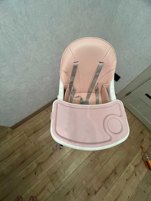 Дитячий стільчик для годування