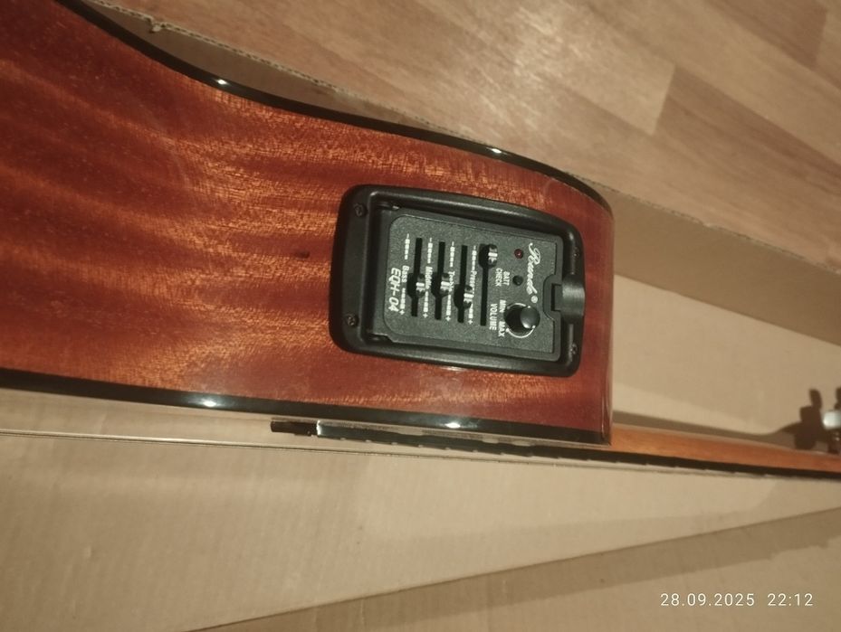 Акустическая гитара