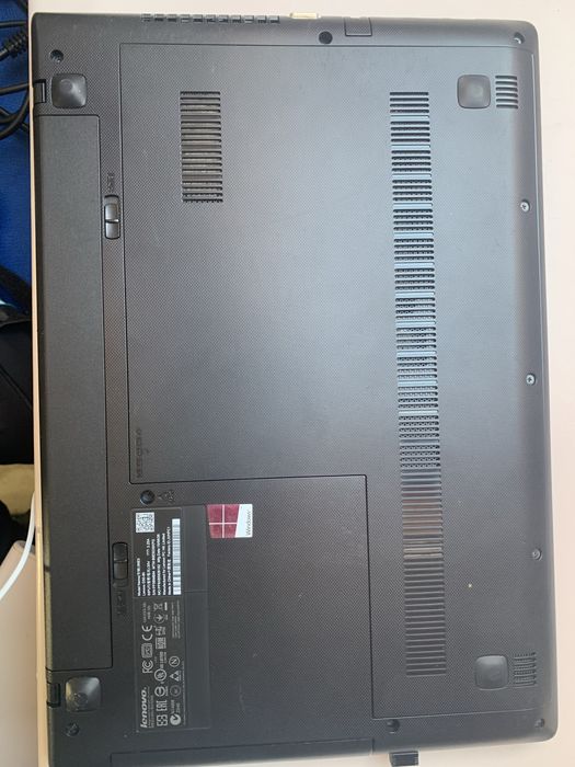 Portátil Lenovo 80-E5 Core i3