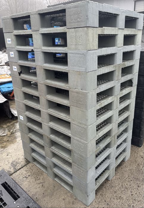 Palety plastikowe 100x120