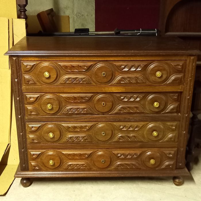 Móveis diversos antigos Arcozelo • OLX Portugal