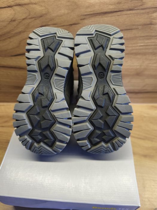 NOWE buty Bench r.27