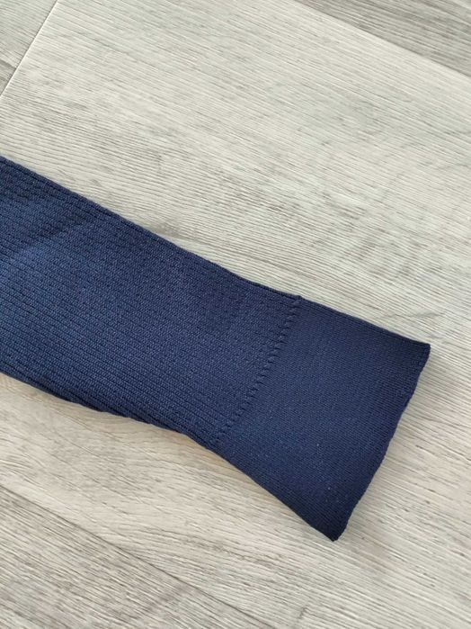 Sweterek logowany prążek rozmiar uni