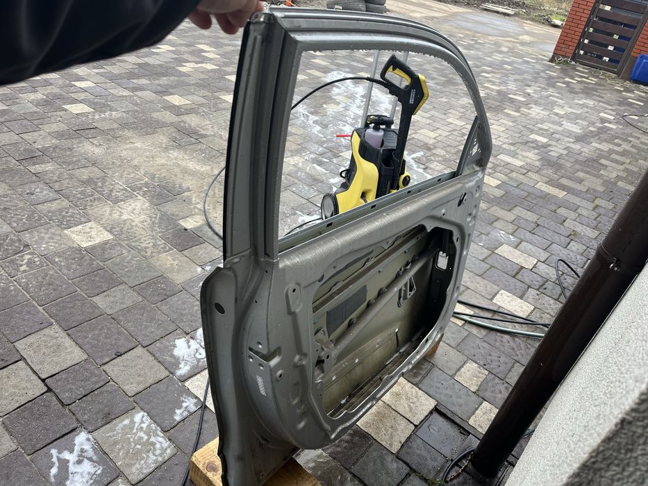 Оригінальні передні ліві двері Kia Niro колір 4SS 2017-2023