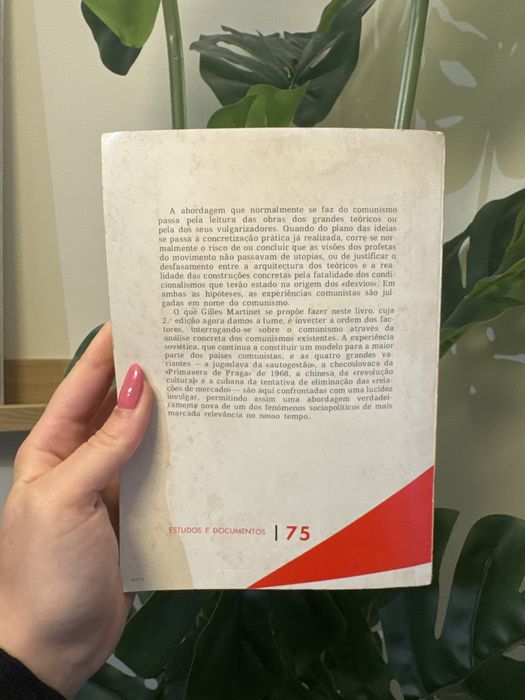 Livro Os Cinco Comunismos - Gilles Martinet