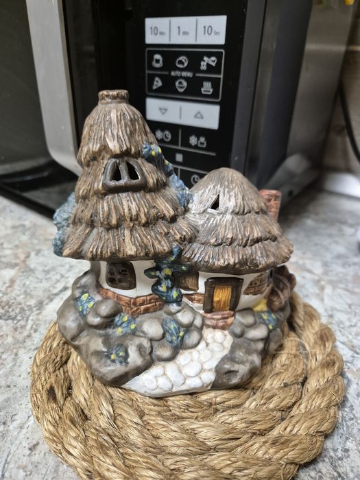 Продам статуэтку домик