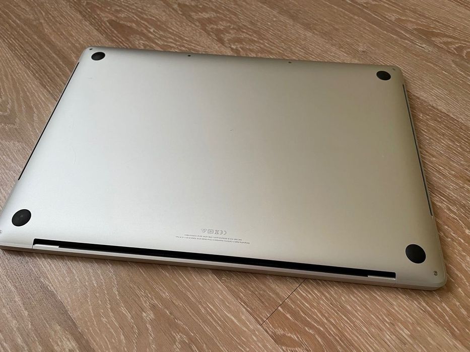 MacBook Pro 16" 2019 32GB/2.6GHz i7/1TB SSD/AMD Radeon Pro 5300M 4GB