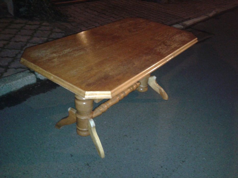 Stół drewniany rozsuwany