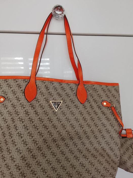 Unikatowa torebka Guess beżowa wstawki orange