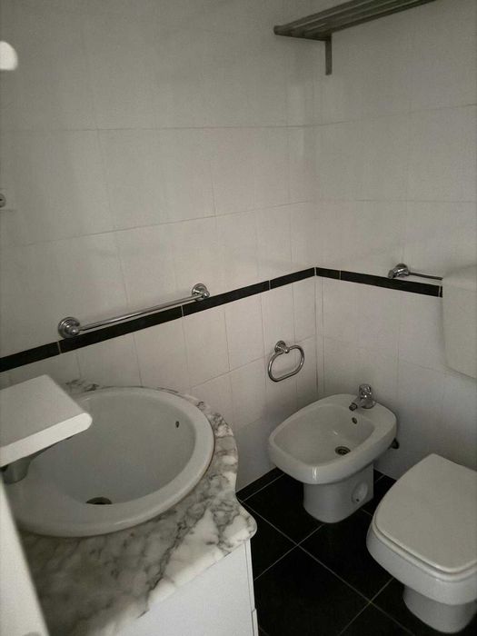 Arrendamento de apartamento T0 na Rua Elvira Velez, 1