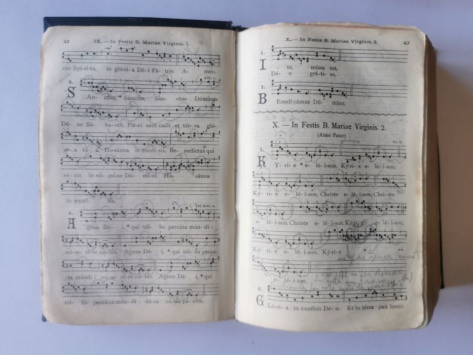 LIBER USUALIS Missae Et Officii Pro Defunctis Et Festis