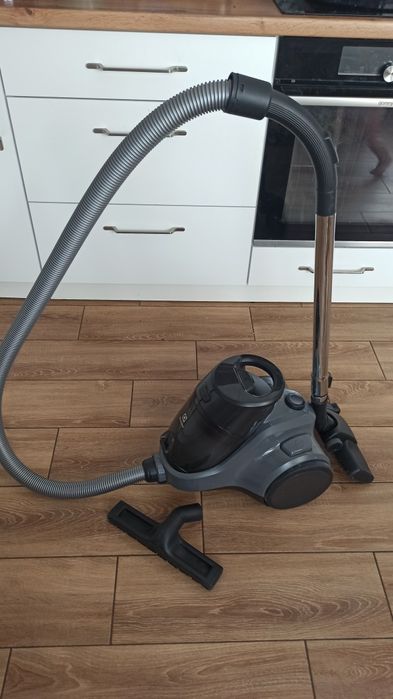 Пилосос з контейнером ELECTROLUX EC41-4T