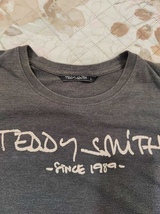 Sweat preta Teddy Smith tam. L em bom estado
