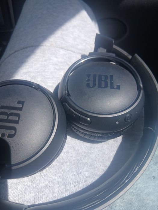 JBL Tune 520BT Wireless On-Ear Headphones