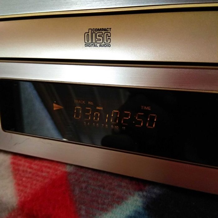 DENON ucd-f07 odtwarzacz cd złoty szampański - sprawny