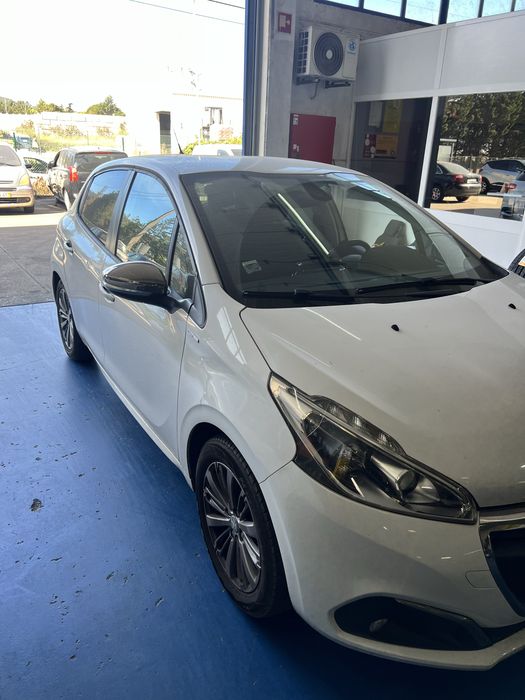 Peugeot  208  1.2 foto 4