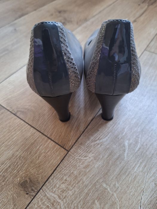 Buty damskie rozmiar 39 sprzedam