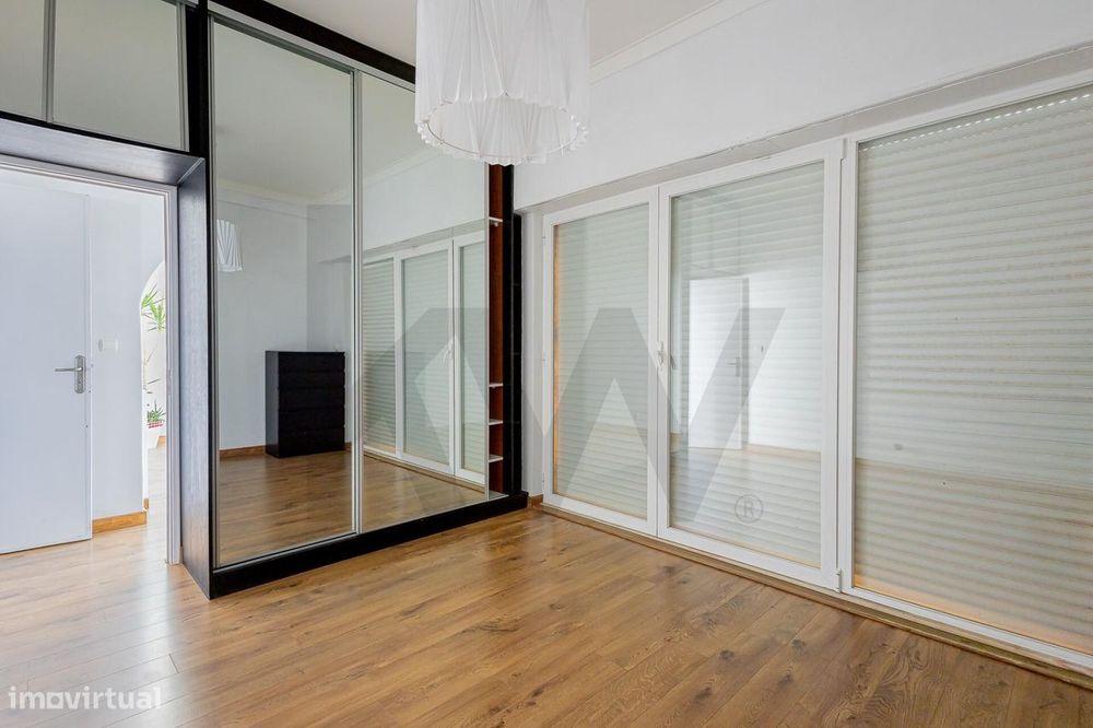 Apartamento T2 com Terraço e Vista Mar | Santo António da Caparica