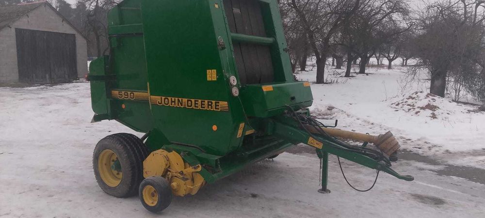 Prasa rolująca John deere 590