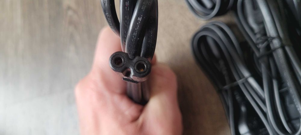 Кабель Мережевий (2 pin бінокль) двопіновий 220V 220 В Шнур для Портативної та Побутової Техніки 1.5 метра. IEC320-C7, євровилка. Є кількість!