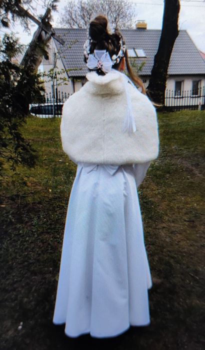 Sukienka komunijna z dodatkami