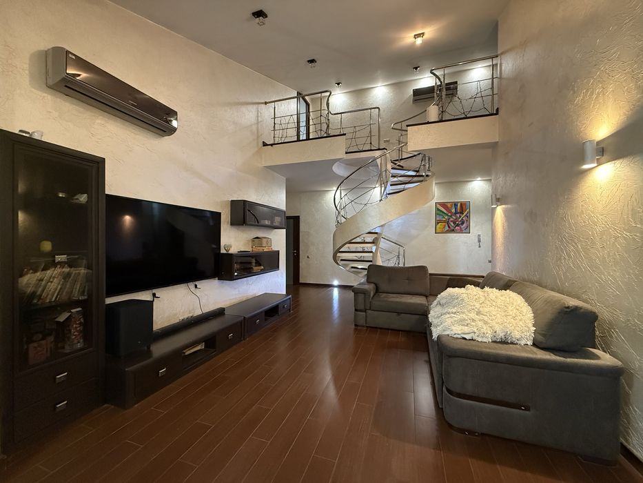 Продам двухрівневу квартиру с.Чубинське ( 140 кв.метрів)