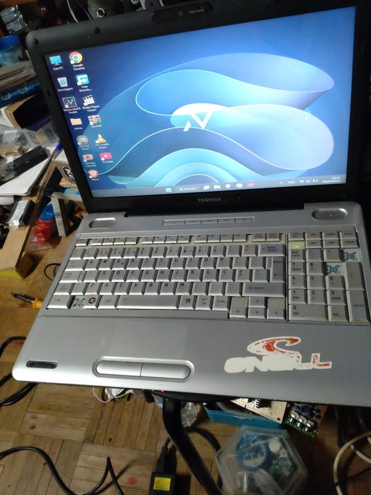Portátil Toshiba com Windows 11 e Office 2019