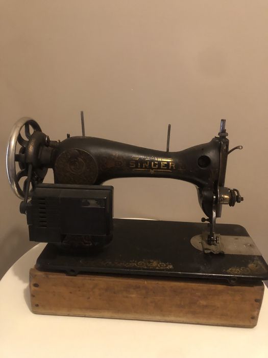 Maszyna do szycia Singer.