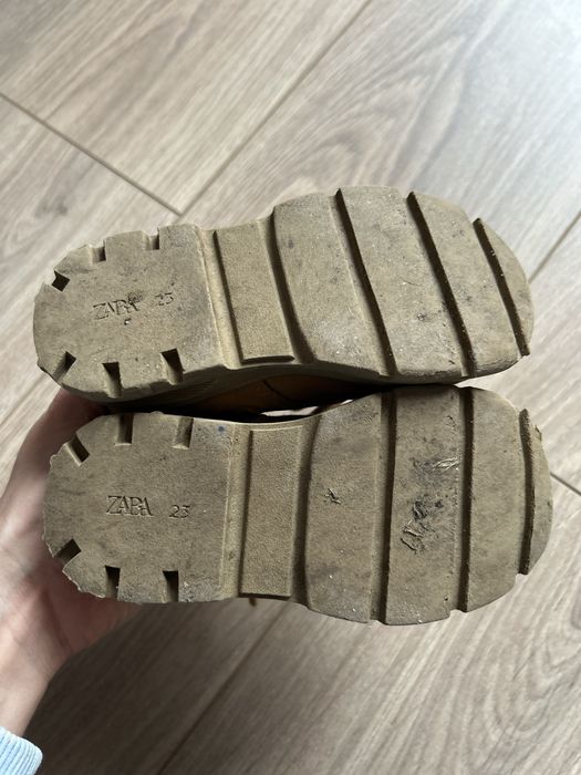 Buty jesienno zimowe Zara rozm. 23