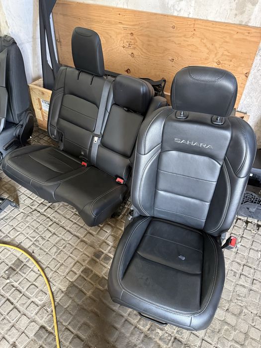 Fotele skóra  kpl .Jeep Wrangler Sahara 18-23r