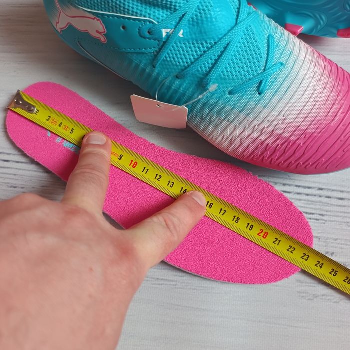 нові дитячі бутси Puma  р35.5 довжина устілки по факту 23см