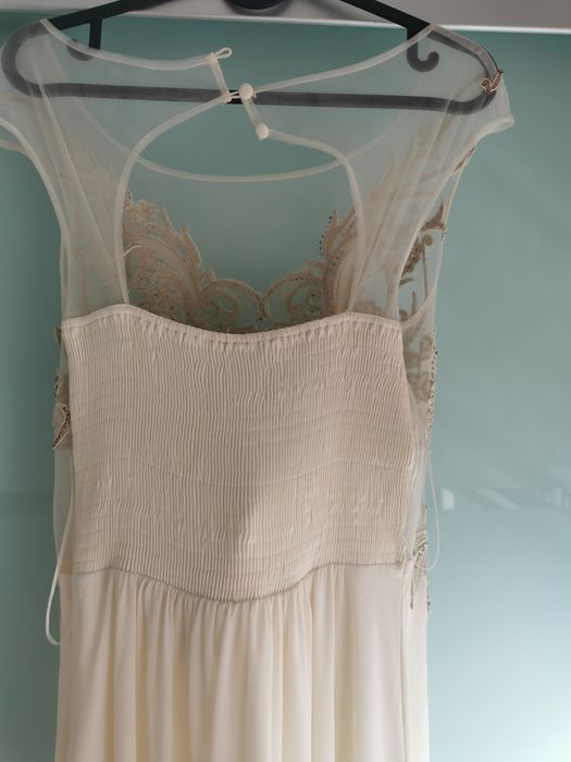 Sukienka kremowa