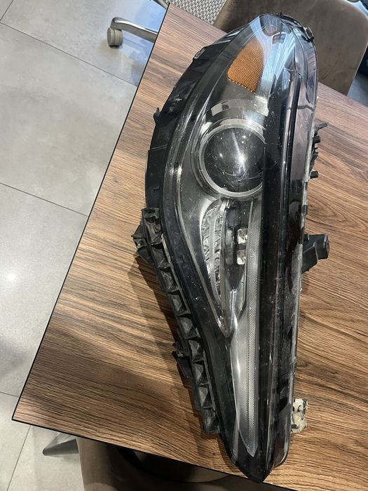 Ліва фара (пасаживрська сторона) alfa romeo gulia