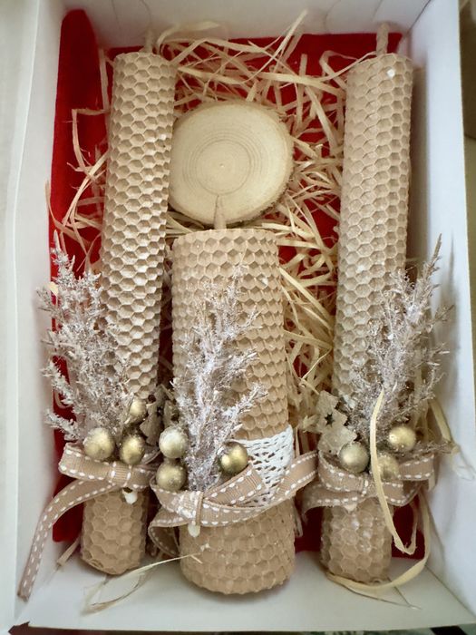 Набір новорчіних свічок з вощини