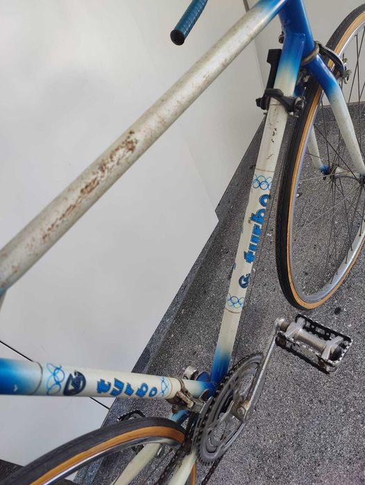 Bicicleta de Estrada Altis (Anos 80) – Pronta a pedalar