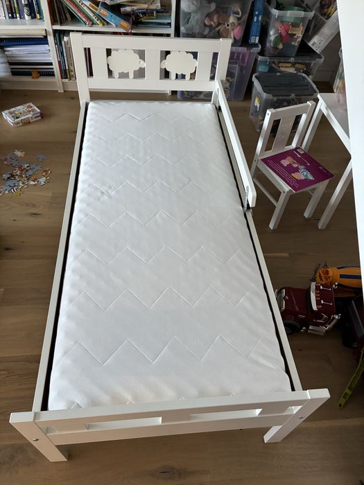 Łóżko IKEA Kritter + dno + materac stan bdb