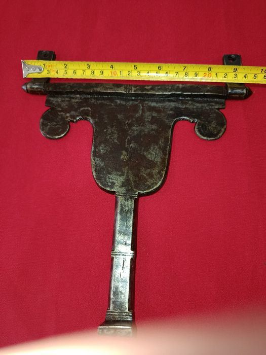 Fechadura grande antiga para arca ou baú