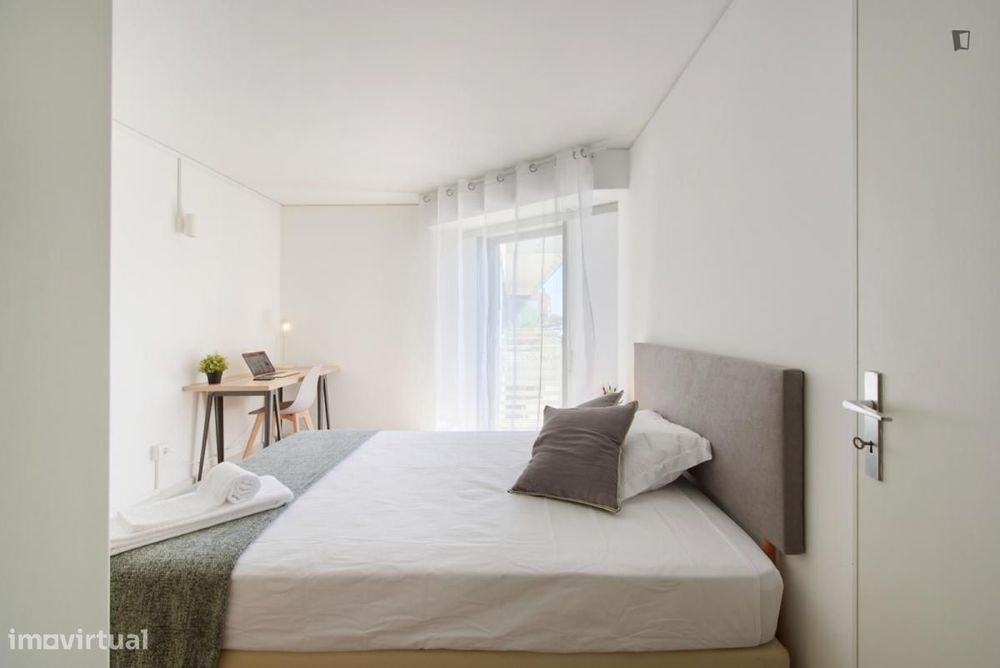 Quarto - localizado em Arroios Lisbon