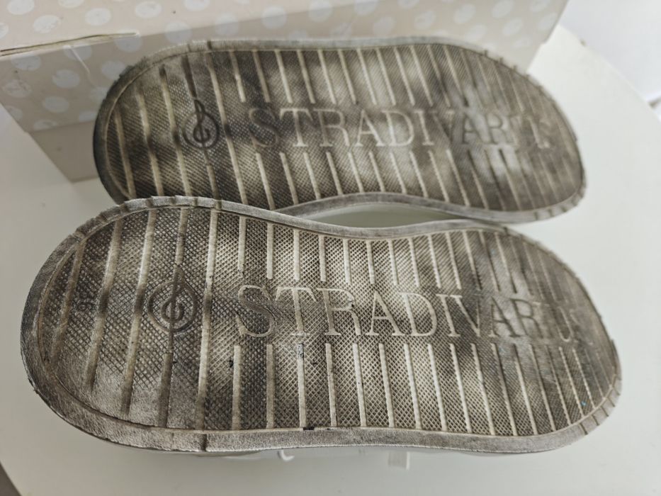 Białe sneakersy gruba podeszwa Stradivarius 36