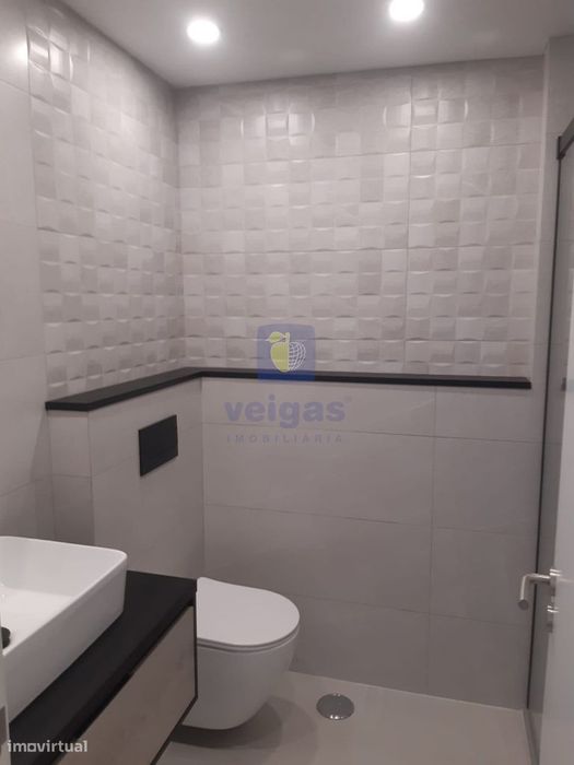 Apartamento T2+1 Central na Venteira, Amadora em Renovação Total