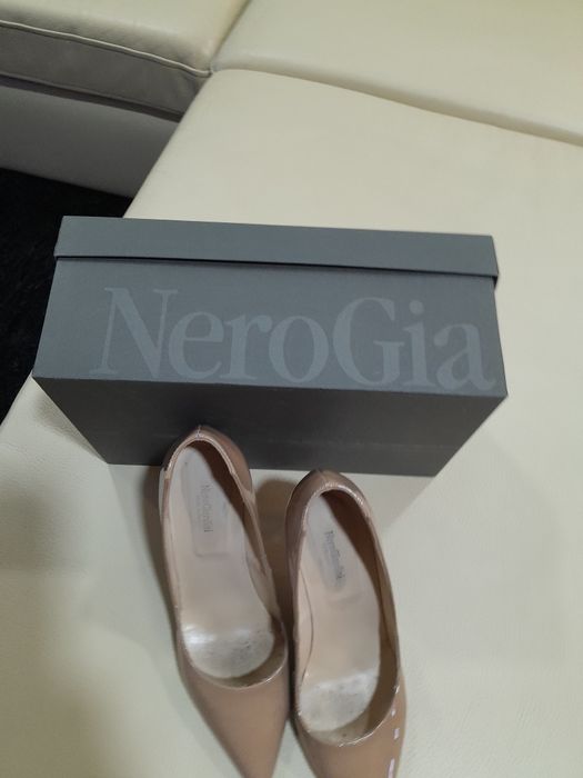 Sapato  verniz Nero Giardani  nude