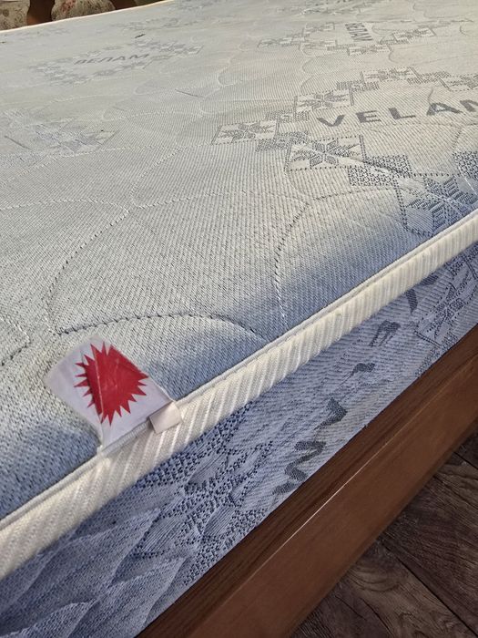 Ліжко 1.60 на 2 з матрасом