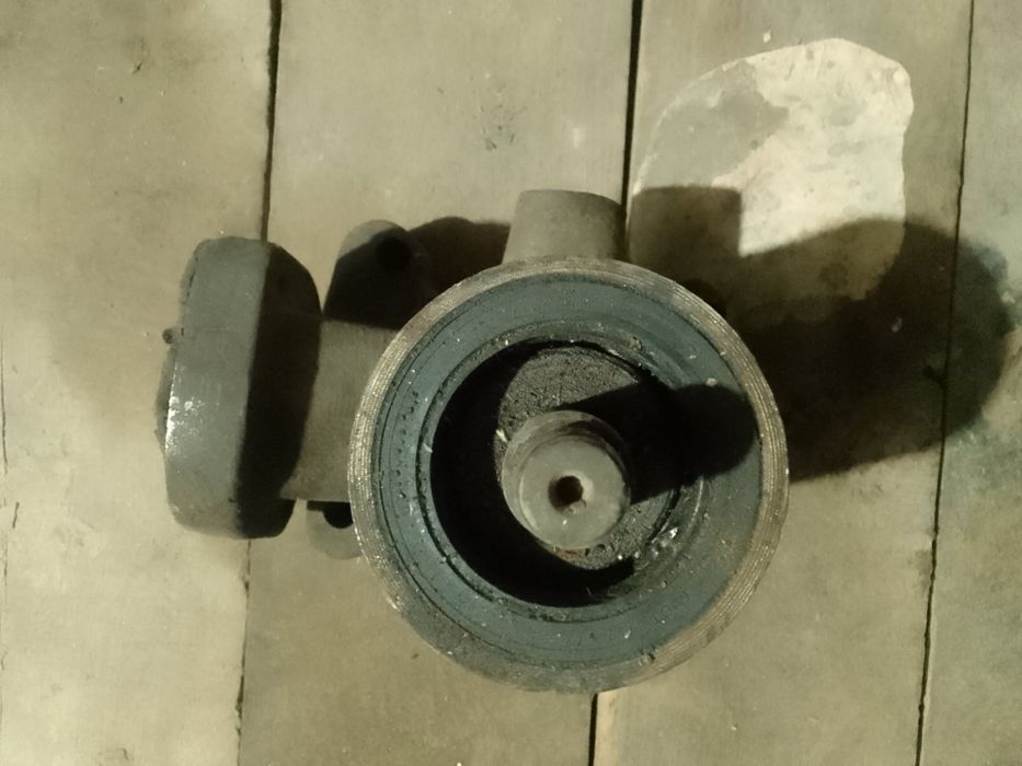 Водяний насос ЮМЗ 6 б/у