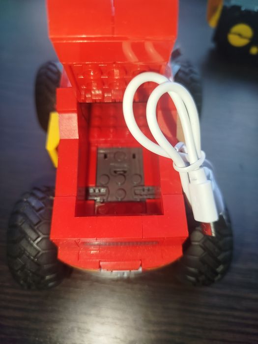 Lego машинка з пультом для керування