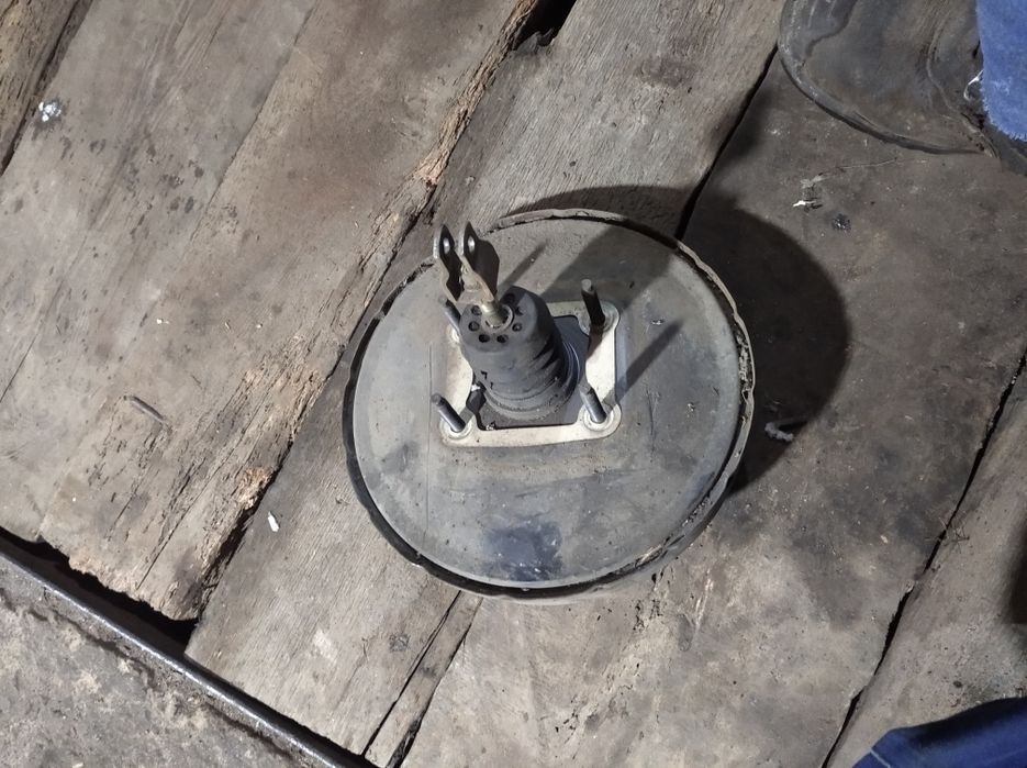 Вакумник Мазда 626