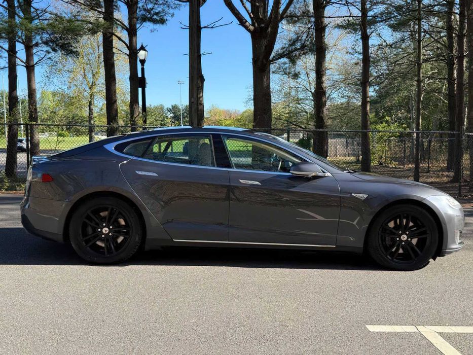 Tesla Model S 70D      2015