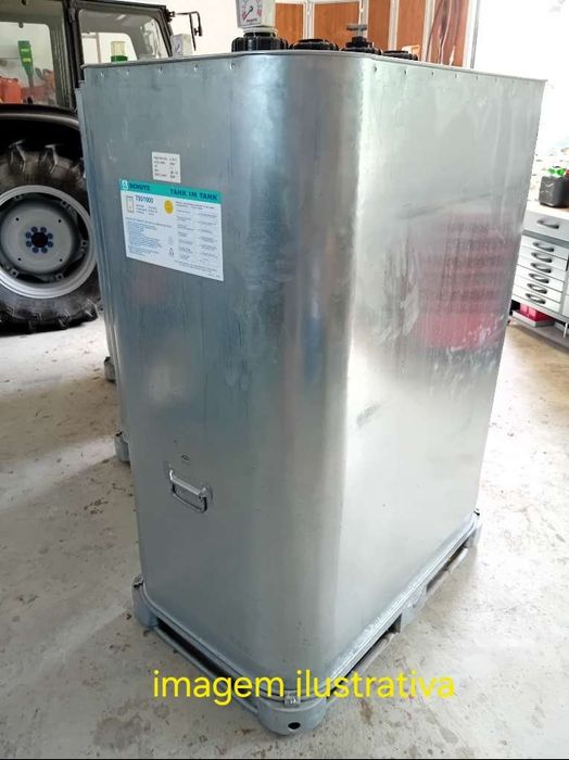 Depósito 1000l em metal com palete em metal